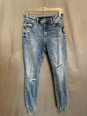 Silver Jeans Women's Light Blue Distressed Skinny Jeans ankle cropped ripped